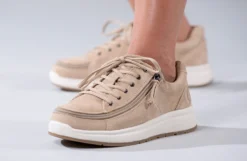 Women's Tan Suede BILLY Comfort Lows 13 Women's Tan Suede BILLY Comfort Lows -Cheap BILLY Store BW20101 260 studio standing 2 940x614 63392557 b8de 46c1 9466 476536672cf6
