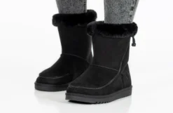 Women's Black BILLY Cozy Boots -Cheap BILLY Store BW22304 001 studio standing 2 940x614 c6217b5a 1eb1 4c51 a566 74a5360bc027